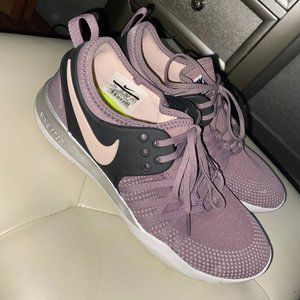 Nike Women’s WMNS Free Tr 7 Trainers